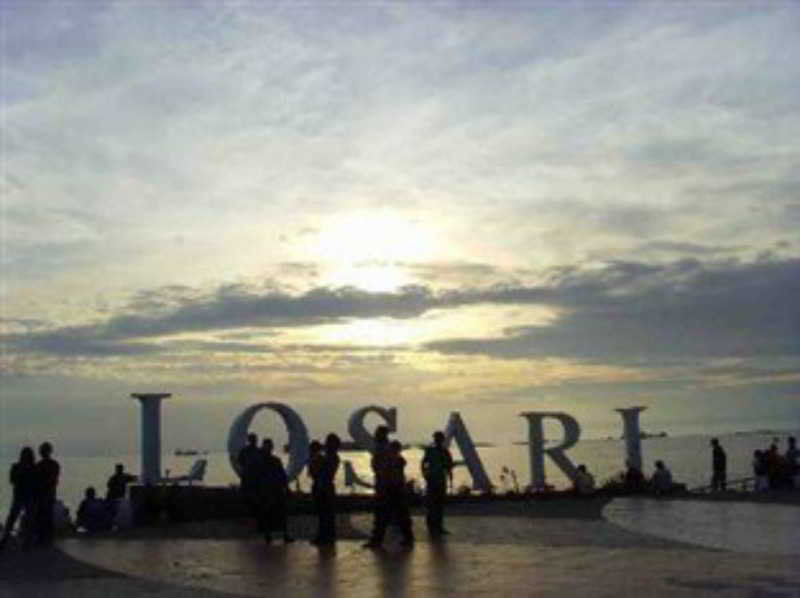 Oyo 628 Losari Metro Makassar Luaran gambar