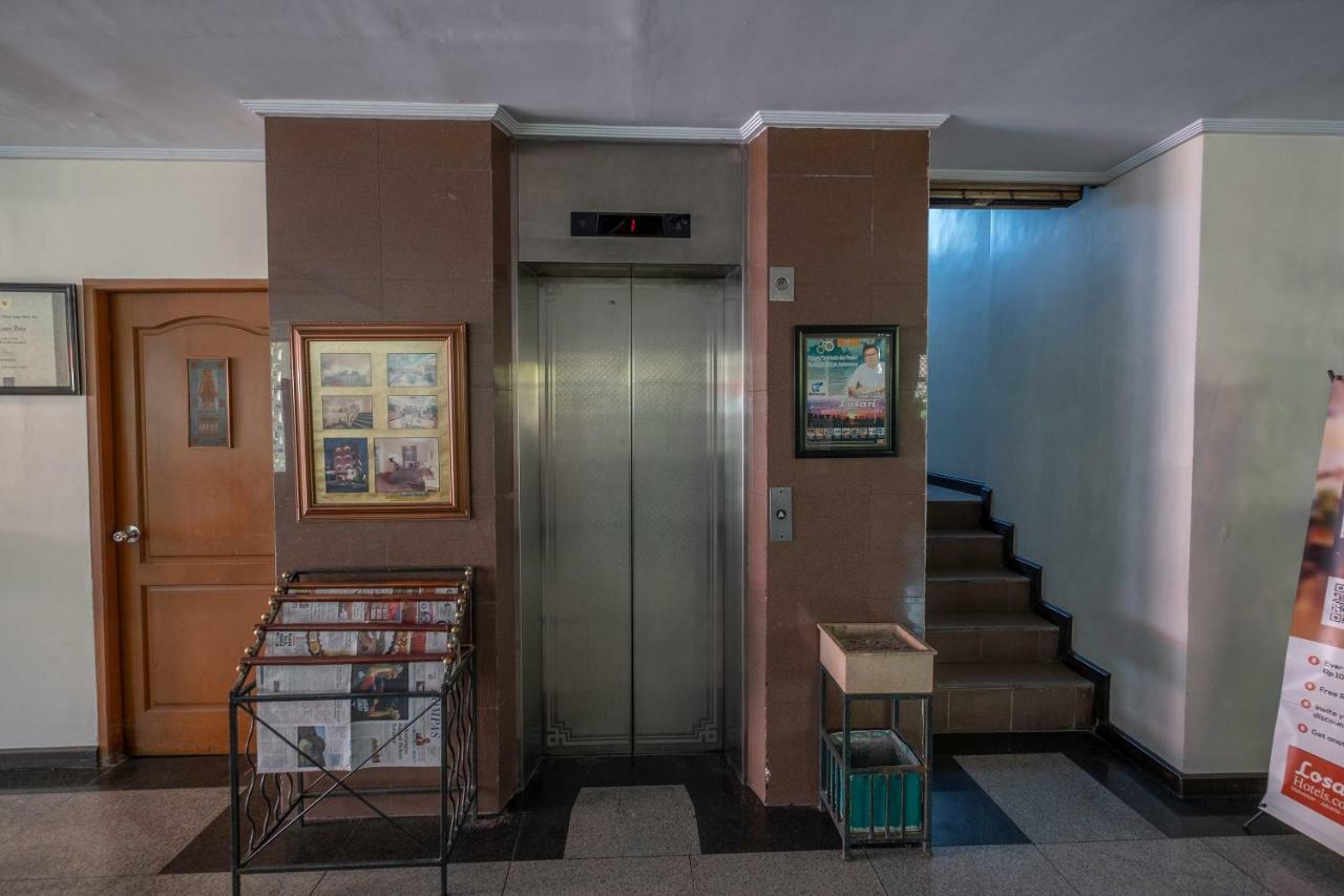 Oyo 628 Losari Metro Makassar Luaran gambar