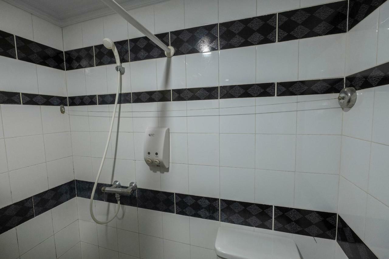 Oyo 628 Losari Metro Makassar Luaran gambar